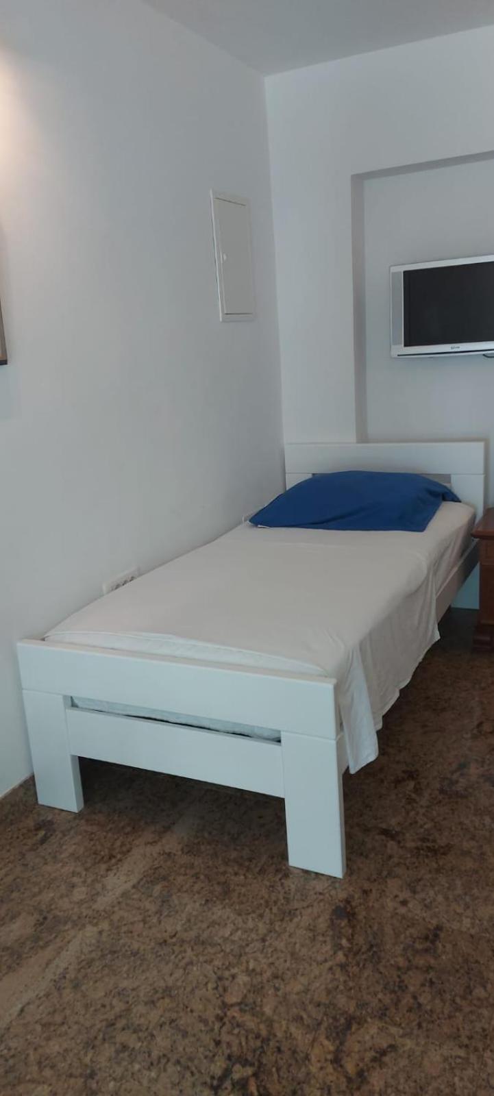 Apartman Nevia Lka Opric Zewnętrze zdjęcie